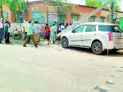 Bicycling car rammed through the car | भरधाव कारने सायकलस्वारास चिरडले