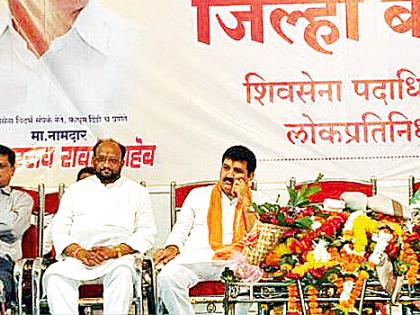  Move forward to move Shiv Sena more than friends in the district | जिल्ह्यात मित्रांपेक्षा शिवसेनेची चाल पुढे