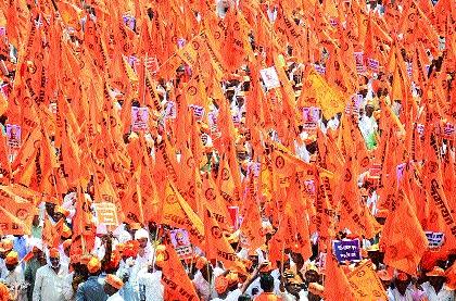 Lingayat unity unity of the brothers | लिंगायत बांधवांची एकतेची वज्रमूठ