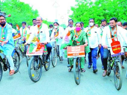 Cycle rally of Congress to protest against fuel price hike and inflation | इंधन दरवाढ, महागाईच्या निषेधार्थ काँग्रेसची सायकल रॅली