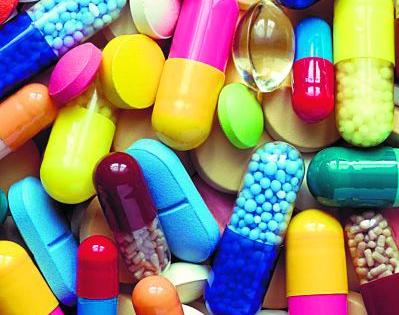 Just one and a half months stock of medicines remaining in Nagpur | नागपुरात दीड महिना पुरेल इतकाच औषधसाठा