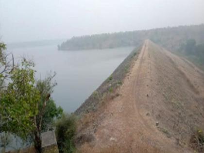 Irrigation water has finally reached the fields | पाटचारीचे पाणी अखेर पोहोचले शेतांमध्ये Irrigation water has finally reached the fields | पाटचारीचे पाणी अखेर पोहोचले शेतांमध्ये
