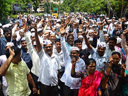 Teachers, government employees on the road for 'old pensions' | ‘जुन्या पेन्शन’साठी शिक्षक, शासकीय कर्मचारी रस्त्यावर