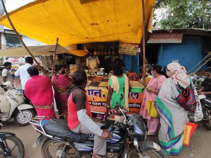 Shops selling agricultural literature, medicine and milk will continue | Coronavirus Unlock :कृषिसाहित्य, औषध, दूधविक्रीची दुकाने सुरू राहणार