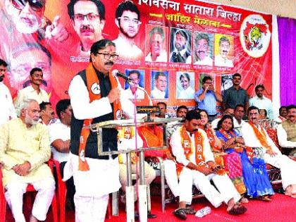  'BJP' backed by Khanjir Khopsa - Gajanan Kirtikar: | ‘भाजप’ने पाठीत खंजीर खुपसला--गजानन किर्तीकर :