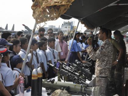 85th anniversary of airforce: Excitement for the martyrs | वायूदलाचा ८५ वा वर्धापन दिन उत्साहात : शहिदांना दिली मानवंदना