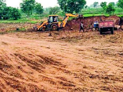 Authorities secretly support illegal excavations | अवैध उत्खननाला अधिकाऱ्यांचाच छुपा पाठिंबा