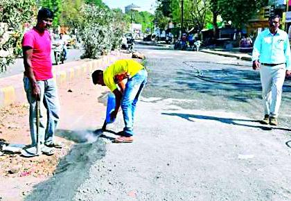 Cement concrete road construction status is poor | सिमेंट काँक्रिट रोड बांधकामाचा दर्जा निकृष्ट