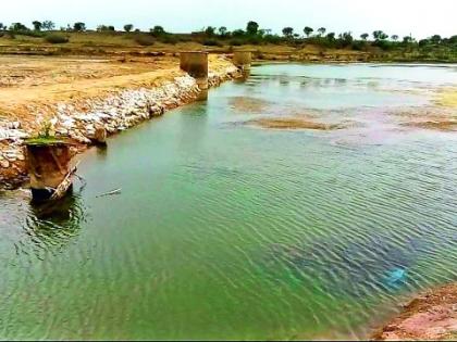 Empty collar water left in Wardha river | माना कॉलरीचे पाणी वर्धा नदीत सोडले