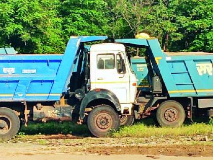 The seized truck escaped from the tahsil office | जप्तीचा ट्रक तहसील कार्यालयातून पळविला The seized truck escaped from the tahsil office | जप्तीचा ट्रक तहसील कार्यालयातून पळविला