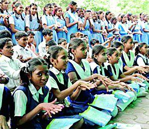 Close to 12 schools in remote areas | दुर्गम भागातील १२ शाळा बंद