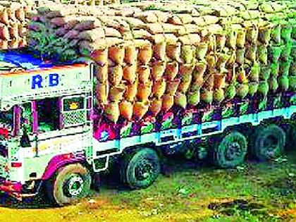 Plunder in the name of paddy traffic | धान वाहतुकीच्या नावावर लूट