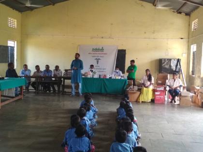 Free health check up of 574 students at Thaneapada | ठाणापाडा येथे ५७४ विद्यार्थ्यांची मोफत आरोग्य तपासणी