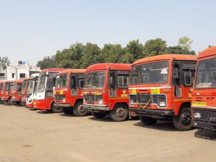 Employees of Igatpuri depot at work due to fear of bad side | बडतर्फीच्या भीतीपोटी इगतपुरी आगाराचे कर्मचारी कामावर