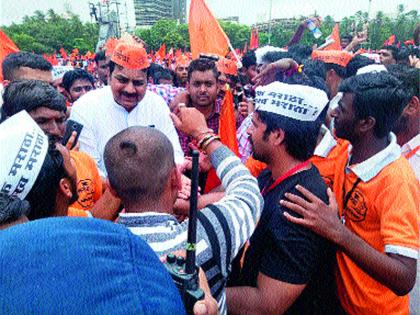 Nashik dancer maratha revolution maratha | मुंबई मराठा क्रांती मोर्चात नाशिकचा डंका