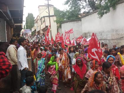 Procession for Chandivalli Adivasi Din | चांदवडला आदिवासीदिनानिमित्त मिरवणूक