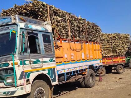 One lakh tonnes of sugarcane crushed in a month | महिनाभरात एक लाख टन ऊस गाळप