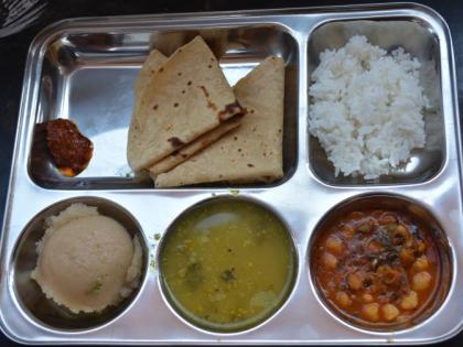 One crore taste of Shivbhojan plate in the district! | जिल्ह्यात शिवभोजन थाळीला एक कोटीचा आस्वाद !