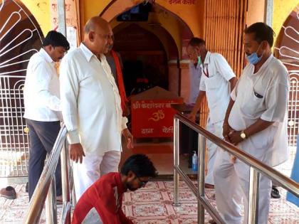 Cleaning of Kedareshwar temple premises | केदारेश्वर मंदिर परिसरात साफसफाई Cleaning of Kedareshwar temple premises | केदारेश्वर मंदिर परिसरात साफसफाई