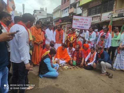 Government, open God's door now! | सरकार, उघड आता देवाचे द्वार!