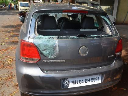 Panic: Haidos of Gavgund's gang in Nashik; Six vehicles were broken | दहशत : नाशिकमध्ये गावगुंडांच्या टोळीचा हैदोस; सहा वाहने फोडली