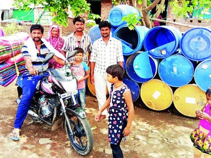 Fleeing youth from seasonal business | हंगामी व्यवसायातून युवकांची भरारी