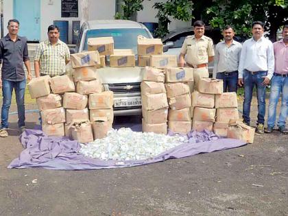 5.51 lakhs of ammunition seized with vehicle | वाहनासह ५.५१ लाखांचा दारूसाठा जप्त