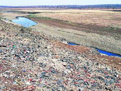 After a month, the residents of the reservoir are in a jiffy | महिना लोटूनही जलाशयात ठणठणाट