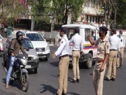 More than 23,000 vehicles seized in two days; Fear of a blockade on the lives of the police? | दोन दिवसांत २३ हजारांहून अधिक वाहने जप्त; नाकाबंदी पोलिसांच्या जीवावर बेतण्याची भीती?