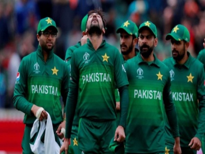 Coronavirus: Pakistan hit before England tour; Three out of ten players are corona positive | Coronavirus: इंग्लंड दौऱ्याआधीच पाकिस्तानला धक्का; दहापैकी तीन खेळाडू कोरोना पॉझिटिव्ह