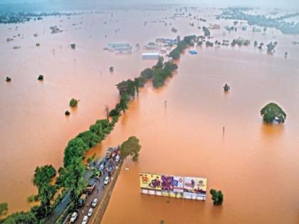 Kolhapur lost contact with state: Road traffic jam | राज्याशी कोल्हापूरचा संपर्क तुटला : रस्ते वाहतूक ठप्प 