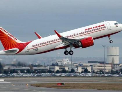 Corona reduces air travel by 75%; Big losses to companies | कोरोनामुळे विमान प्रवासी ७५ टक्क्यांनी घटले; कंपन्यांना मोठा तोटा