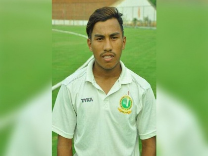 The Indian youth bowler took all 10 wickets | एक शेर, सारे ढेर ... भारतीय युवा गोलंदाजाने गारद केला पूर्ण संघ