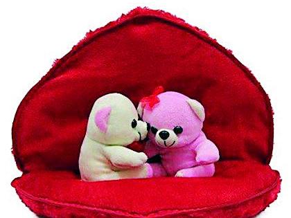 Today's Teddy Day: Day to gift teddy to Love ones | आज टेडी डे: प्रेमाची गोजिरी भेट देण्याचा दिवस