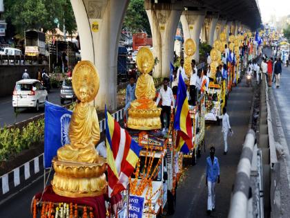  100 idols of Lord Gautama Buddha were presented in Nashik  | तपोवनातून निघाली शंभर बुद्धमूर्तींची मिरवणूक; नाशिक जिल्ह्यातील १०० गावांमध्ये वाटप