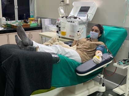 Zoa Morani donates plasma the second time for COVID-19 treatment TJL | कोरोना मुक्त अभिनेत्री झोया मोरानीने दुसऱ्यांदा केले प्लाझ्मा डोनेशन 