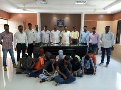 Eleven people looting truck drivers arrested on Cantonment Naka | कॅन्टोन्मेंट नाक्यावर ट्रक चालकांना लुटणा-या अकरा जणांना अटक