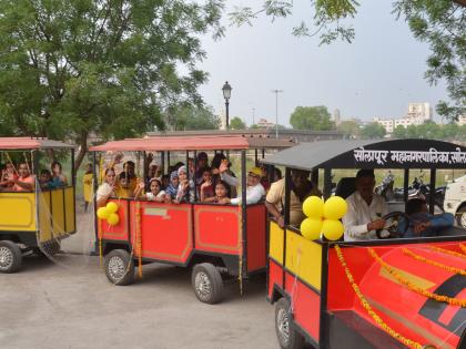 Baba Gaadi of Solapur Municipal Corporation 'Housefull' on the first day | सोलापूर महापालिकेची बाबा गाडी पहिल्याच दिवशी ‘हाउसफुल्ल’