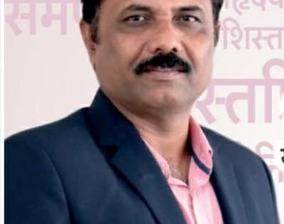 Deputy Director of Education Bhausaheb Chavan accepted the post | शिक्षण उपसंचालक भाऊसाहेब चव्हाण यांनी स्वीकारला पदभार