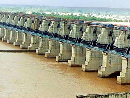 Without a dispatch, the old village will not be able to distort | मोबदल्याशिवाय जुन्या गावाचे सपाटीकरण करू देणार नाही Without a dispatch, the old village will not be able to distort | मोबदल्याशिवाय जुन्या गावाचे सपाटीकरण करू देणार नाही