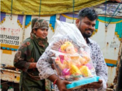 Bappa's arrival in excitement without the sound of drums and trumpets | कोरानाच्या सावटात ढोल-ताशांच्या गजराविनाही बाप्पाचे उत्साहात आगमन