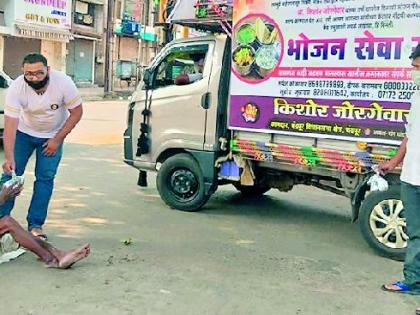 Food reached nearly two million people | तब्बल दोन लाख लोकांपर्यंत पोहचला भोजनरथ Food reached nearly two million people | तब्बल दोन लाख लोकांपर्यंत पोहचला भोजनरथ