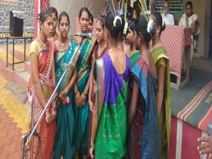 Folk dance on tribal day | आदिवासी दिनानिमित्त लोकनृत्य