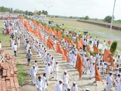 The students did not want to do any work | धुळ्यात आषाढी एकादशी निमित्त विद्यार्थ्यांनी काढली दिंडी