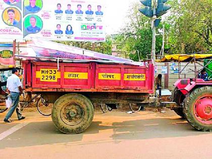 Unauthorized hoardings and banners are deleted | अनधिकृत होर्डिंग्ज व बॅनर हटविले