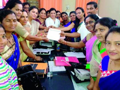 महागाईच्या विरोधात निवेदन