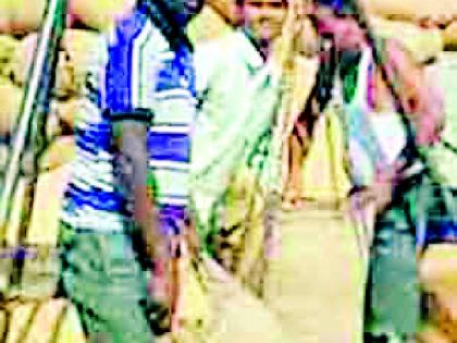 Discrimination is happening in the purchase of grain | धान खरेदीत होत आहे भेदभाव