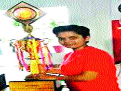 Gold in the National Thai Boxing Competition of Sanjana Gujarathi of Chandwad | चांदवडच्या संजना गुजराथीला राष्टÑीय थाईबॉक्सिंग स्पर्धेत सुवर्ण