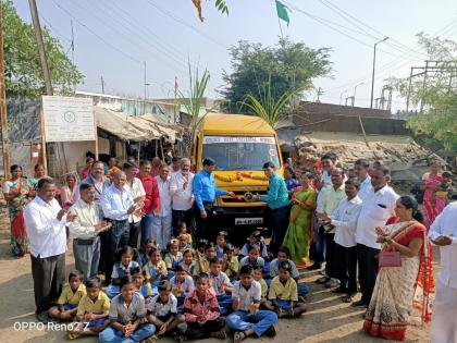 Bus service for students from Janori Gram Panchayat | जानोरी ग्रामपंचायतीकडून विद्यार्थ्यांसाठी बससेवा