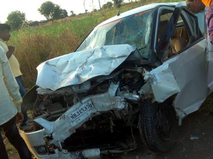 Parbhani: The driver killed in a car-jeep crash | परभणी : कार-जीप अपघातात चालक ठार